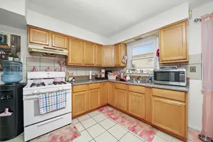 7549 S Roberts Rd, Bridgeview, IL 60455 - Photo 4