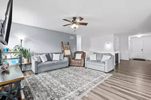 725 Cloverleaf Dr, Marengo, IL 60152 - Photo 6