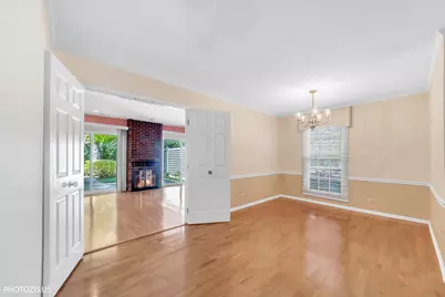 1429 Pebblecreek Drive, Glenview, IL 60025 - Photo 4