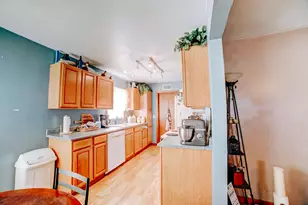 615 S 5th St, Watseka, IL 60970 - Photo 14