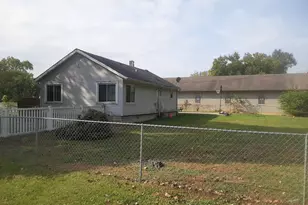 3302 W 139th St, Robbins, IL 60472 - Photo 8