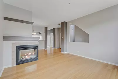 42 Cherbourg Court, Wheeling, IL 60090 - Photo 4