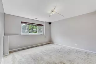 42 Cherbourg Ct, Wheeling, IL 60090 - Photo 22