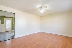 706 W Wall St, Lexington, IL 61753 - Photo 8