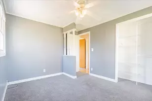 706 W Wall St, Lexington, IL 61753 - Photo 12