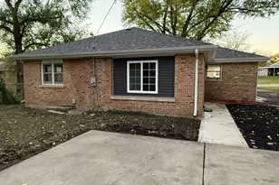 307 Osage St, Park Forest, IL 60466 - Photo 4