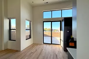 2445 N Lincoln Ave, Chicago, IL 60614 - Photo 2