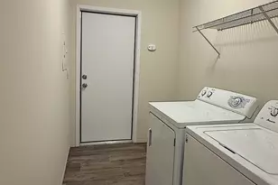 186 Carriage Ln, Sauk Village, IL 60411 - Photo 6