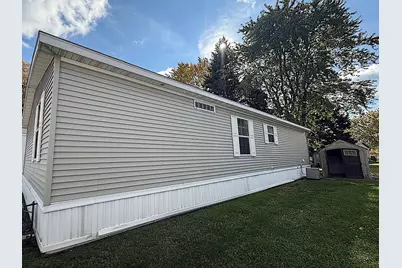 186 Carriage Lane, Sauk Village, IL 60411 - Photo 2