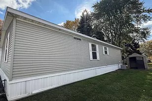 186 Carriage Ln, Sauk Village, IL 60411 - Photo 2