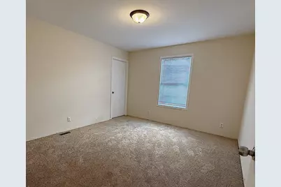 186 Carriage Lane, Sauk Village, IL 60411 - Photo 8