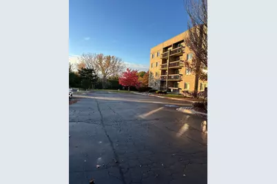 18600 Village West Drive #206, Hazel Crest, IL 60429 - Photo 2