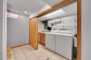 1427 S Busse Rd, Mount Prospect, IL 60056 - Photo 14