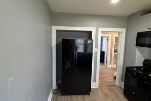 419 Campbell St, Joliet, IL 60435 - Photo 8