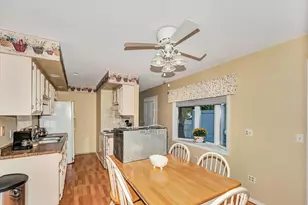 119 Garden Dr, Montgomery, IL 60538 - Photo 8