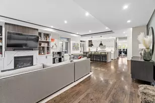 1356 W Walton St, Chicago, IL 60642 - Photo 12