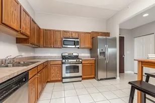 125 Lakeview Dr, Bloomingdale, IL 60108 - Photo 8