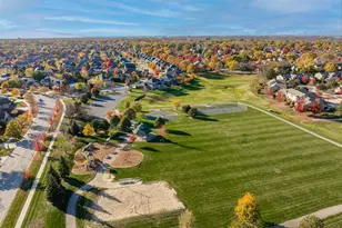 1343 Camelot Ln, Lemont, IL 60439 - Photo 10