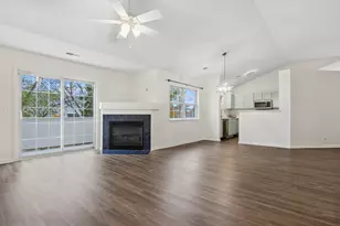 9509 Georgetown Ln, Crystal Lake, IL 60014 - Photo 10