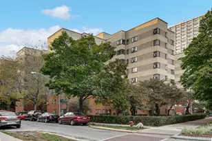 5052 N Marine Dr, Chicago, IL 60640 - Photo 2