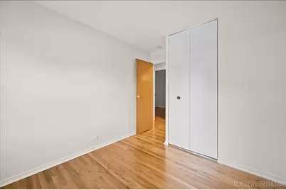 [Address not provided], Woodridge, IL 60517 - Photo 20