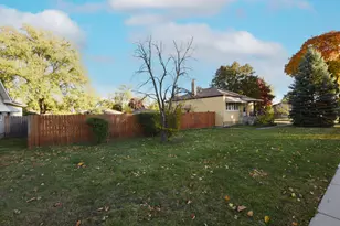 243 Pine Ln, Bensenville, IL 60106 - Photo 6