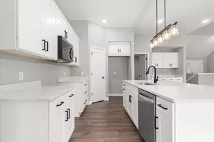 232 Windham Cir, Yorkville, IL 60560 - Photo 10