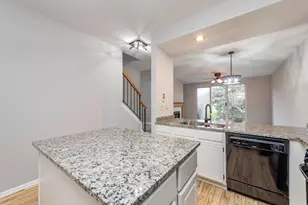 17826 W Salisbury Dr, Gurnee, IL 60031 - Photo 6