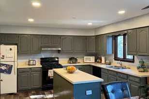 1433 Columbus Dr, Bolingbrook, IL 60490 - Photo 10