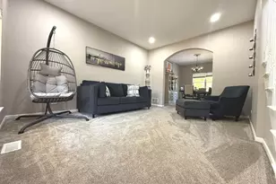 731 Lake Ridge Dr, South Elgin, IL 60177 - Photo 2