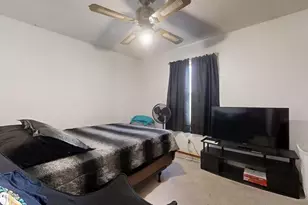 614 Creve Coeur Dr, Champaign, IL 61822 - Photo 18