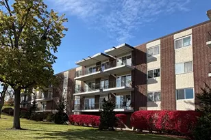 [Address not provided], Downers Grove, IL 60515 - Photo 2