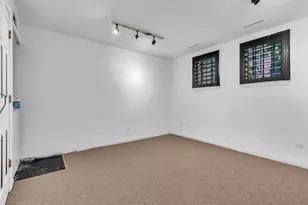 3811 W School St, Chicago, IL 60618 - Photo 18