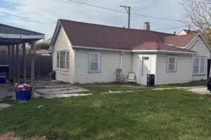 2304 W 47th Pl, Chicago, IL 60609 - Photo 2