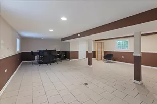 8225 S Manistee Ave, Chicago, IL 60617 - Photo 22