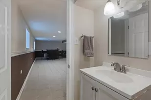 8225 S Manistee Ave, Chicago, IL 60617 - Photo 24