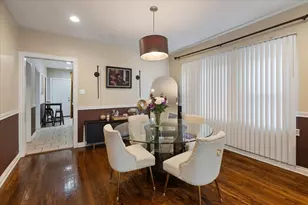 8225 S Manistee Ave, Chicago, IL 60617 - Photo 10