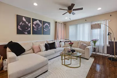 8225 S Manistee Avenue, Chicago, IL 60617 - Photo 6