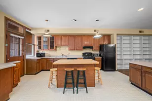 5443 S Cornell Ave, Chicago, IL 60615 - Photo 8