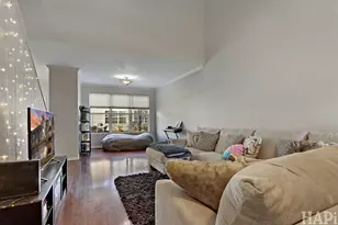 750 Dillon Ct, Grayslake, IL 60030 - Photo 2