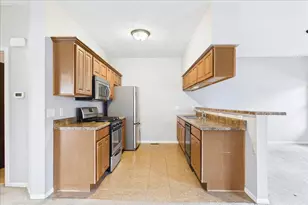 607 Clayton Cir, Sycamore, IL 60178 - Photo 8