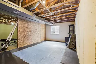 607 Clayton Cir, Sycamore, IL 60178 - Photo 24