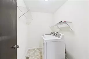 607 Clayton Cir, Sycamore, IL 60178 - Photo 14