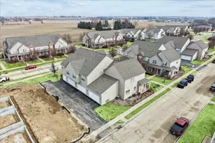 607 Clayton Cir, Sycamore, IL 60178 - Photo 30