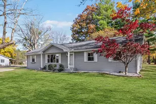 305 S East St, Mansfield, IL 61854 - Photo 2