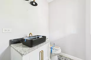 12039 S Yale Ave, Chicago, IL 60628 - Photo 16