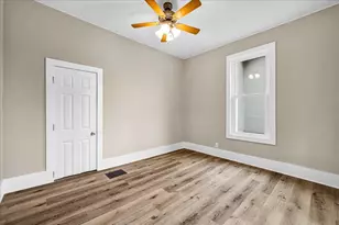 222 W Chestnut St, Hoopeston, IL 60942 - Photo 16
