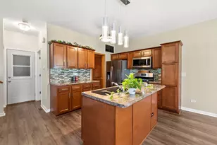 1565 Azalea Cir, Romeoville, IL 60446 - Photo 10