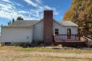 41 Main St, Carthage, IL 62321 - Photo 2