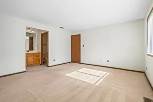 5835 Doe Cir, Westmont, IL 60559 - Photo 22